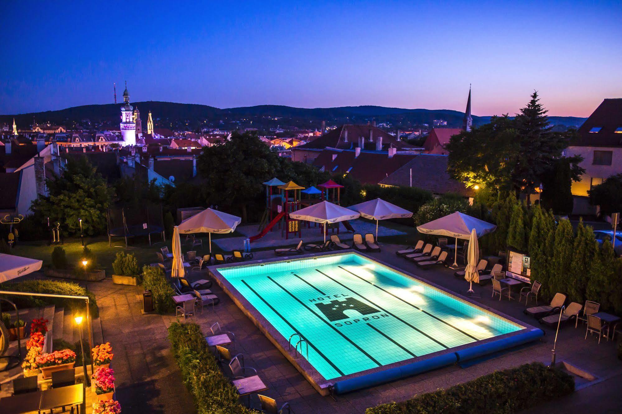 Hotel Šoproň Exteriér fotografie